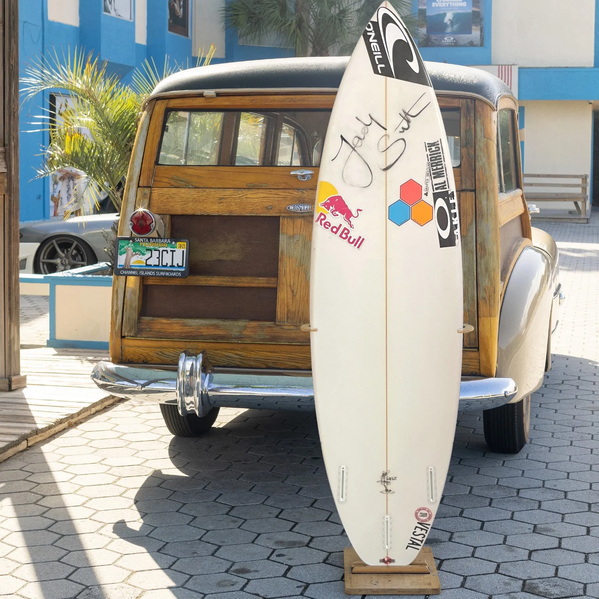 Jordy Smiths Personal *Signed* Girabbit Al Merrick 62 Pro Model Collector Board