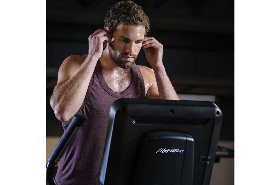 Life Fitness Club Series   (Plus) Elliptical Cross-Trainer (DEMO) (💥MEMORIAL SALE)