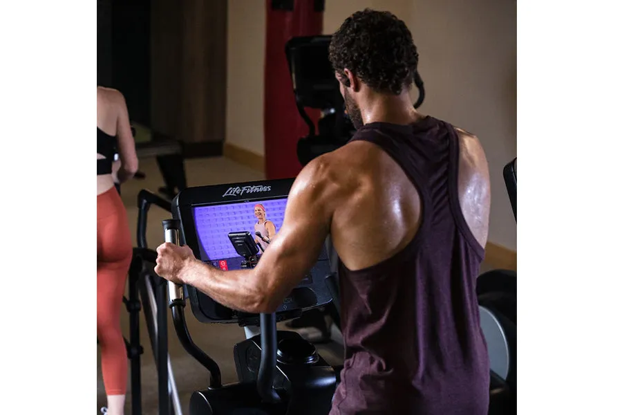 Life Fitness Club Series   (Plus) Elliptical Cross-Trainer (DEMO) (💥MEMORIAL SALE)