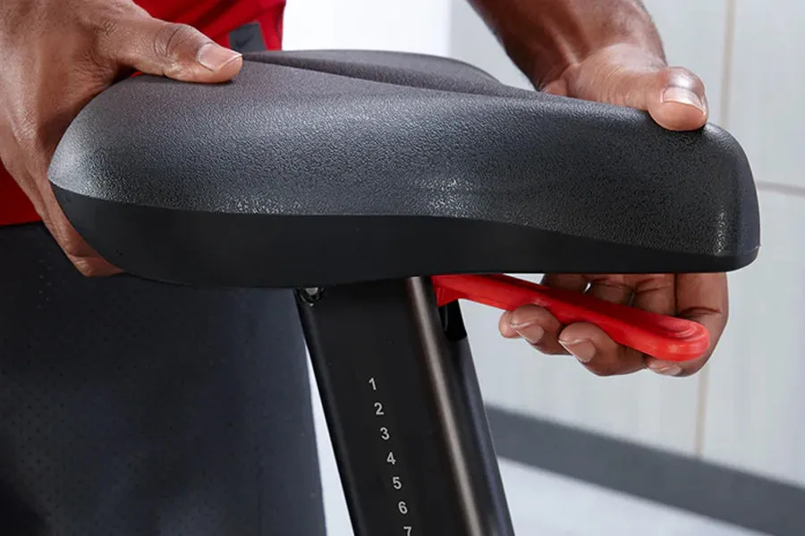 Life Fitness Club Series   (Plus) Upright Lifecycle Bike (🏃MEMORIAL SPECIAL)