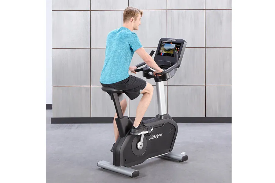 Life Fitness Club Series   (Plus) Upright Lifecycle Bike (🏃MEMORIAL SPECIAL)