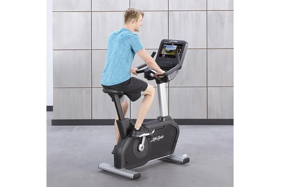 Life Fitness Club Series   (Plus) Upright Lifecycle Bike w/ SE3 Console (DEMO) (💥MEMORIAL SALE)