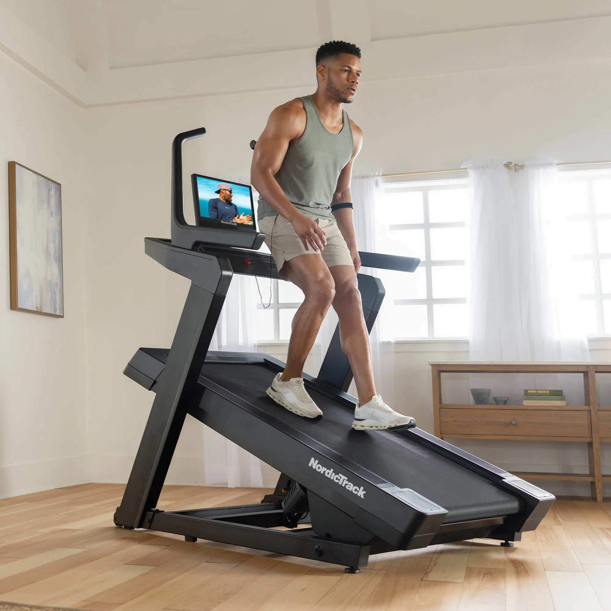 NordicTrack X16 Incline Trainer
