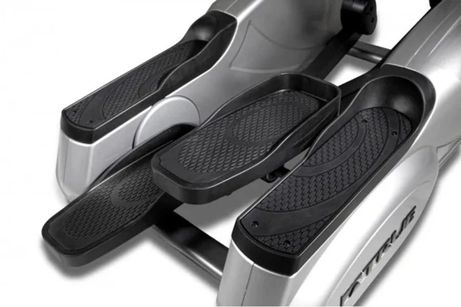 TRUE ES700 Elliptical w/ Escalate 9" Console (DEMO)   **SOLD**